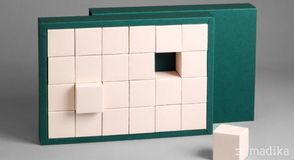 Adventskalender nach Maß mit 24 quadratischen Faltschachteln