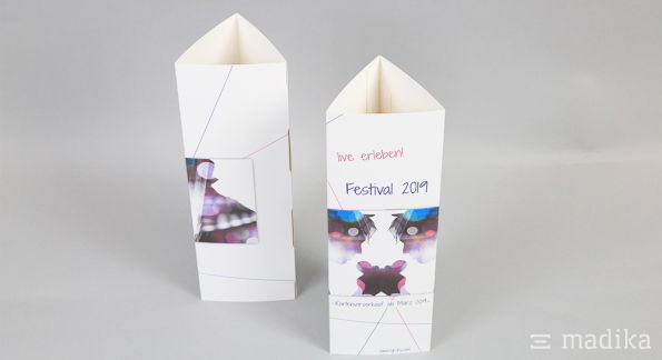 Dreikantaufsteller Bedruckung auf weißem Karton