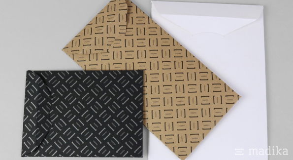 Flachkartonhüllen mit Steckverschluss