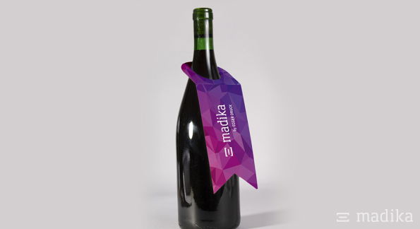 Flaschenanhänger mit Flasche