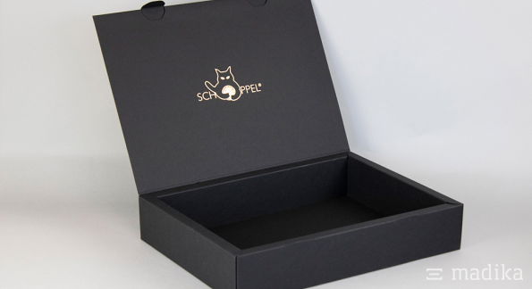 Schwarzer Karton Klappschachtel Hohlwand