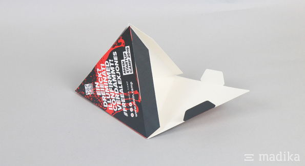 Pyramidenaufsteller offen