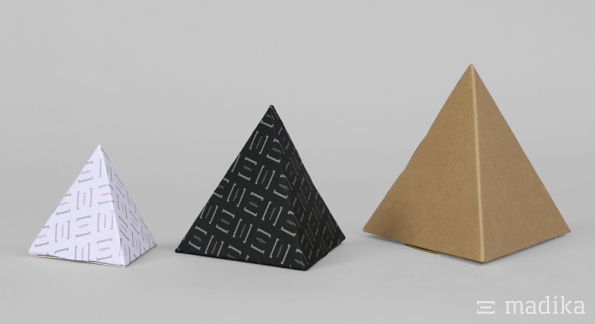 Pyramiden Aufsteller