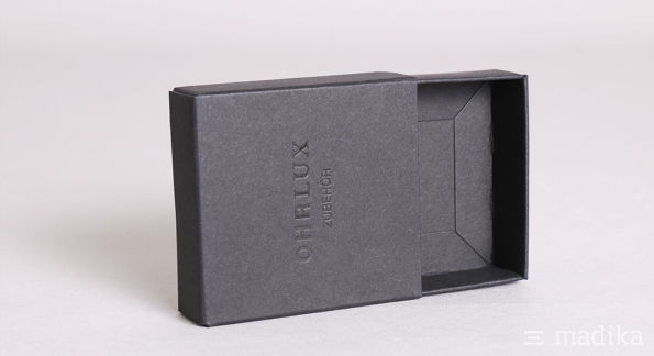 Schiebeschachtel aus schwarzem Naturkarton