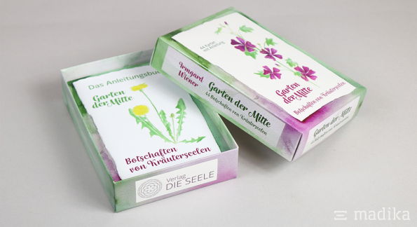 Stülpschachtel gekrempelt mit Inhalt