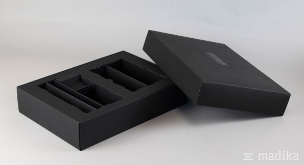 Stülpschachtel gekrempelt aus schwarzem Naturkarton