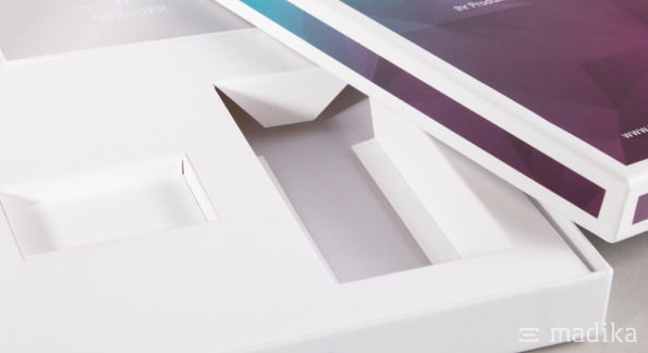 Stülpschachtel überzogen mit Inlay