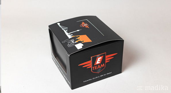 Thekendisplay geschlossen - bereit für den Transport