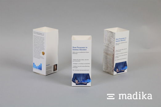 Vierkantaufsteller eignen sich dank der großen Bedruckungsfläche perfekt als Werbeaufsteller. Mehrere Vierkantaufstellet bedruckt als Werbeaufsteller