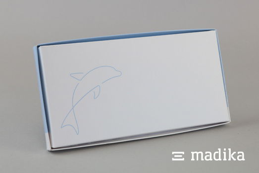 Schlicht bedruckter Boden, jedoch mit liebevollem Detail auf der Stülpschachtel-Unterseite. Stülpschachtel gekrempelt schlichter Boden der Schachtel