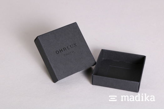 Schiebeschachteln gekrempelt aus schwarzem Naturkarton sind sehr elegant. Schiebeschachtel gekrempelt aus schwarzem Naturkarton