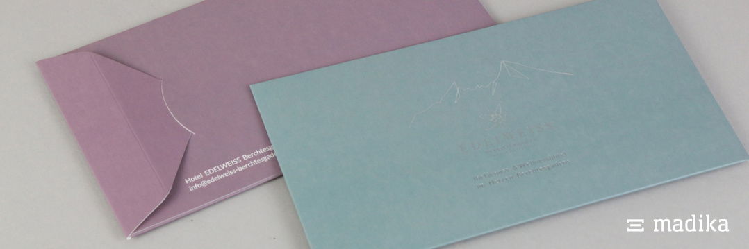 Tickethüllen mit vollflächiger Bedruckung. Flachkartonhülle mit Steckverschluss bedruckt