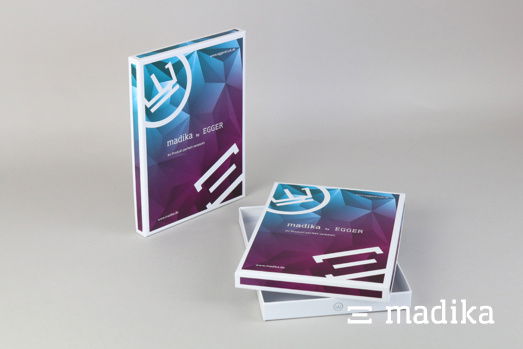Überzogene Stülpschachteln sind sehr edel und stabil. Überzogene Stülpschachteln mit bedrucktem Deckel von madika.de