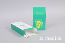 Die Geschenkverpackungen mit dem Konterfei von Einstein fallen auf. Geschenkverpackung mit Einstein Motiv