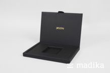 Schwarze Klappschachtel mit Inlay Schwarze Klappschachtel mit Inlay