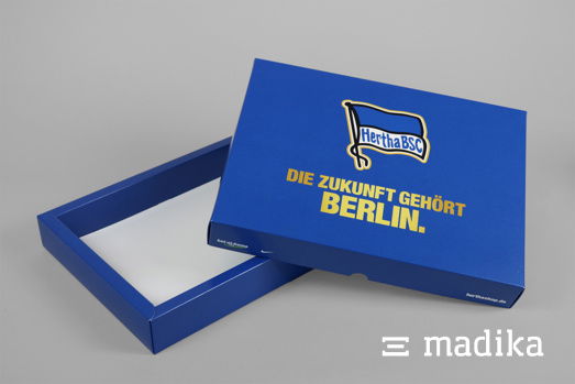 Nicht nur für Fußballfans: Blaue Hertha BSC Stülpschachtel mit Hohlwand Eine blaue Hertha BSC Stülpschachtel mit Hohlwand