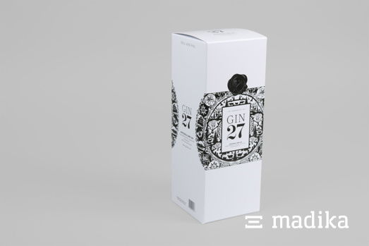 Flaschenverpackung in Schwarz-Weiß für eine Gin-Flasche Flaschenverpackung für eine Gin-Flasche