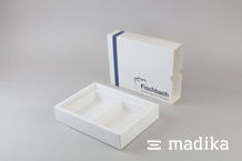 Alle Schiebeschachtel-Varianten schicken wir immer aufgerichtet. Weiße Schiebeschachtel