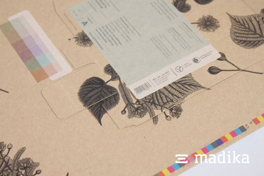 Brauner Druckbogen mit verschiedenen Bedruckungen. Brauner Druckbogen mit verschiedenen Bedruckungen