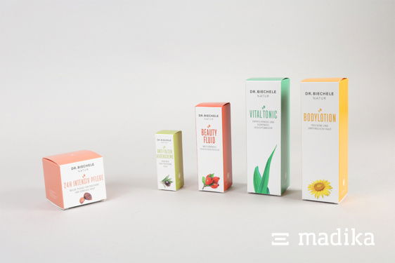 Faltschachteln und ihre bunte Vielfalt. Faltschachteln in verschiedenen Größen und Farben