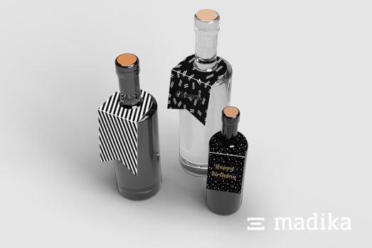 Mit einem modernen Design wird jede Flasche aufgewertet. Vielfältige bedruckte Flaschenanhänger von madika.de