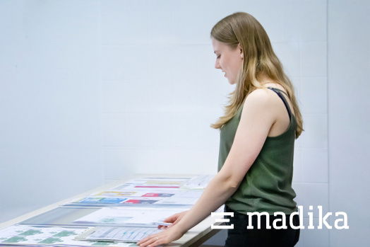 Prozessfreie Plattenvorbereitung für den Offsetdruck. Druckplatten werden für den Offsetdruck vorbereitet.