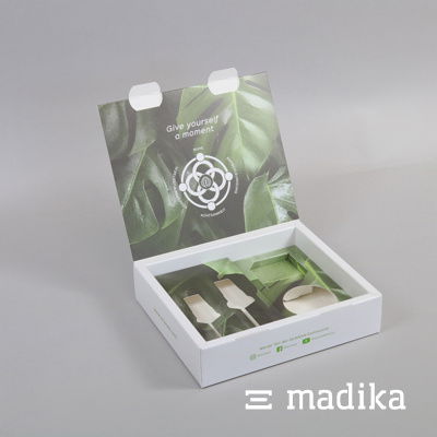 Eine Klappschachtel mit Hohlwand von madika.de mit maximalistischer Innenseite. madika-Klappschachtel Hohlwand