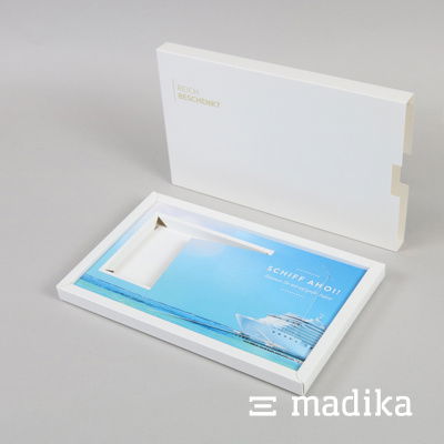 Eine Schiebeschachtel von madika.de mit bedruckter Innenseite. madika-Schiebeschachtel bedruckte Innenseite