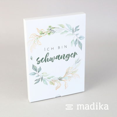 Eine Schiebeschachtel von madika.de mit schlichtem Design. madika-Schiebeschachtel Verpackungsdesign