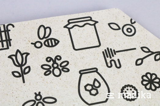 Versandkarton  mit schwarzem Druck Versandkarton aus Graspapier mit schwarzem Druck