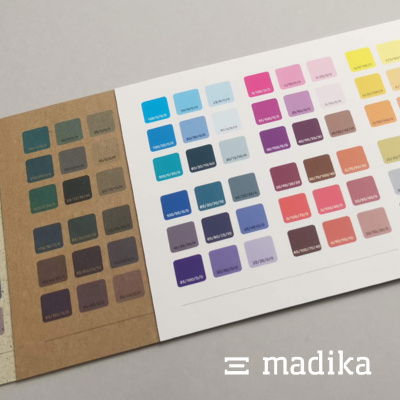 Die unterschiedliche Farbwirkung auf weißem und auf den Naturpapieren zeigen hier die Farbmuster, die Sie auch in unserem Veredelungsmuster finden. Bedruckung auf ungestrichenem weißen Papier und auf Naturpapieren.