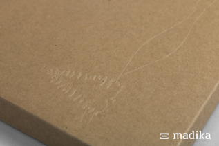 Braune Weihnachtsverpackung mit Blindprägung Verpackung aus Karton Weihnachten