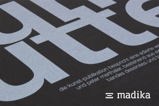 Schwarzer Karton mit Siebdruck. Schwarzer Karton mit Siebdruck.