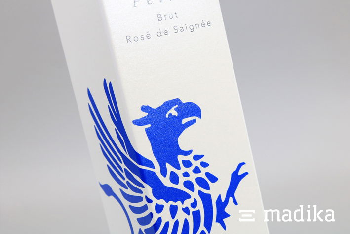 Sie suchen außergewöhnliche Veredelungen? Sprechen Sie uns bitte an! Hochwertig veredelte Flaschenverpackung