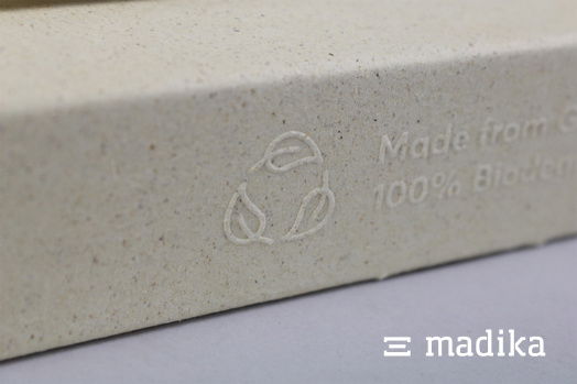 Graskarton mit Blindprägung Nachhaltiger Graskarton mit Blindprägung