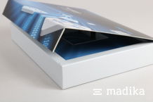 Bedruckte Elektronikverpackung mit Magnetverschluss Bedruckte Elektronikverpackung mit Magnetverschluss