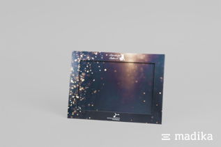 Dunkel bedruckter Bilderrahmen für eine Veranstaltung Dunkel bedruckter Bilderrahmen für eine Veranstaltung