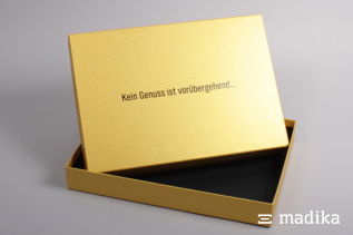 Goldene Stülpschachtel aus Feinkarton Stülpschachtel aus Feinkarton