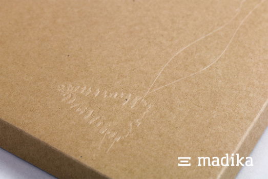 Nachhaltige Verpackung aus Naturkarton Nachhaltige Schachtel aus Naturkarton