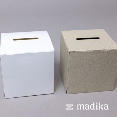 Die Sammelboxen zum Stecken können jederzeit geöffnet werden Sammelboxen ohne Topschild zum Stecken