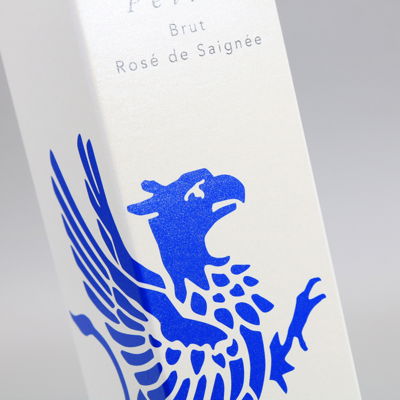 Flaschenverpackung mit Veredelung