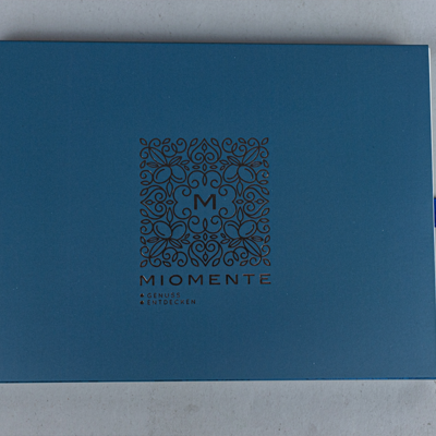 Blaue edle Schokoladen Schachtel