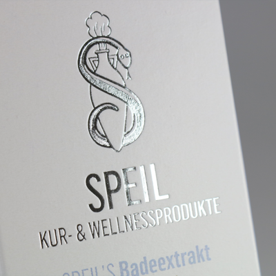 Verpackung mit Logo Veredelung