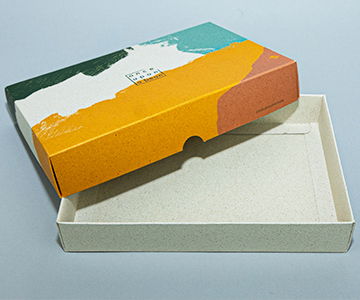 Stülpschachtel mit gekrempeltem Rand aus Graskarton